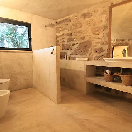 Cornelia, Holiday home