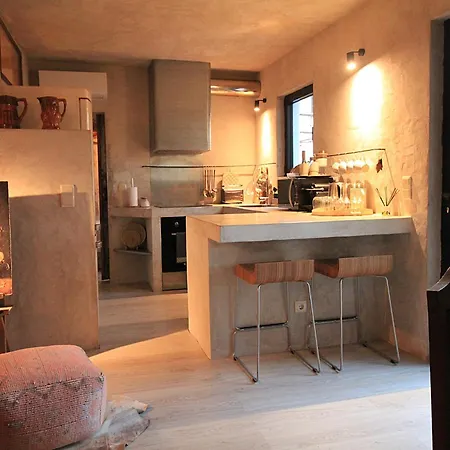 Cornelia, Vakantiehuis